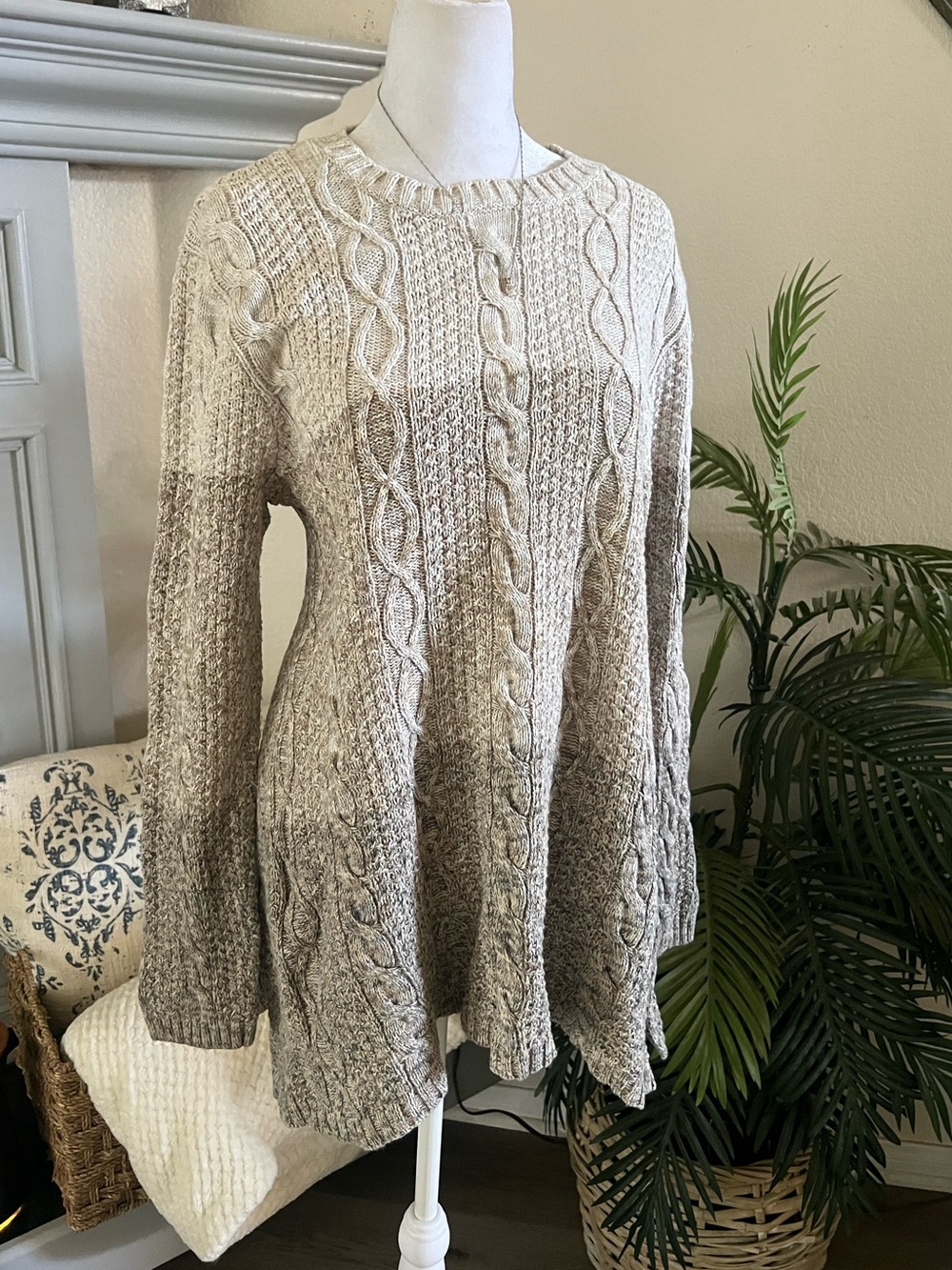 JEANNE PIERRE Cable Knit Ombre Crewneck Sweater - Cream to Gray